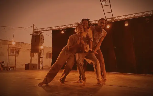 Burkina Faso : à Bobo-Dioulasso, la troupe Fientan fait danser des artistes sourds