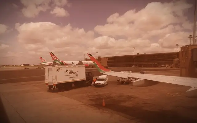 Ebola in Kenya: 28 contacts and 27 flight occupants sought, no vaccine for the Bundibugyo strain