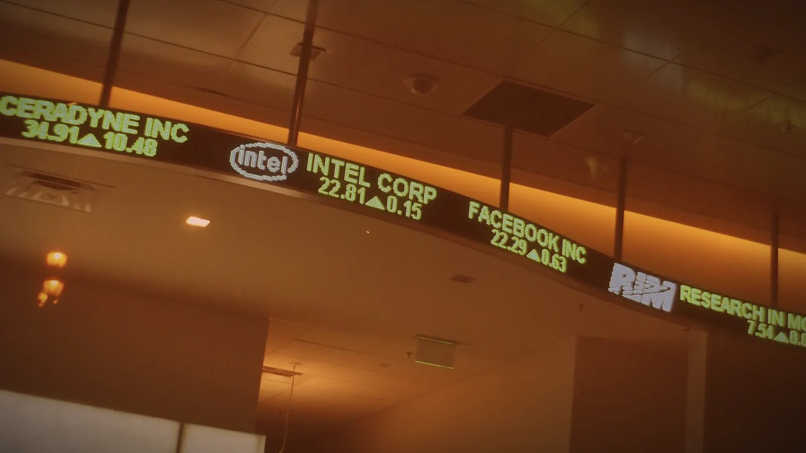 Egypt: MNT-Halan lists on the Cairo Stock Exchange, public tranche oversubscribed 43.6 times
