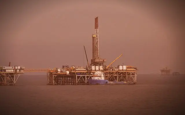Gabon: Prospector 5 drilling rig sinks off the coast of Mayumba, 110 survivors out of 115 people