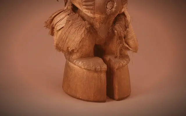 Le Bénin réclame 35 nouveaux biens culturels à la France, dont le dieu Gou retenu au Louvre