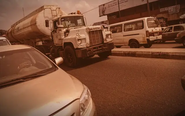 Mali: 957 tanker trucks escorted to Bamako in one day, 5,396 since September