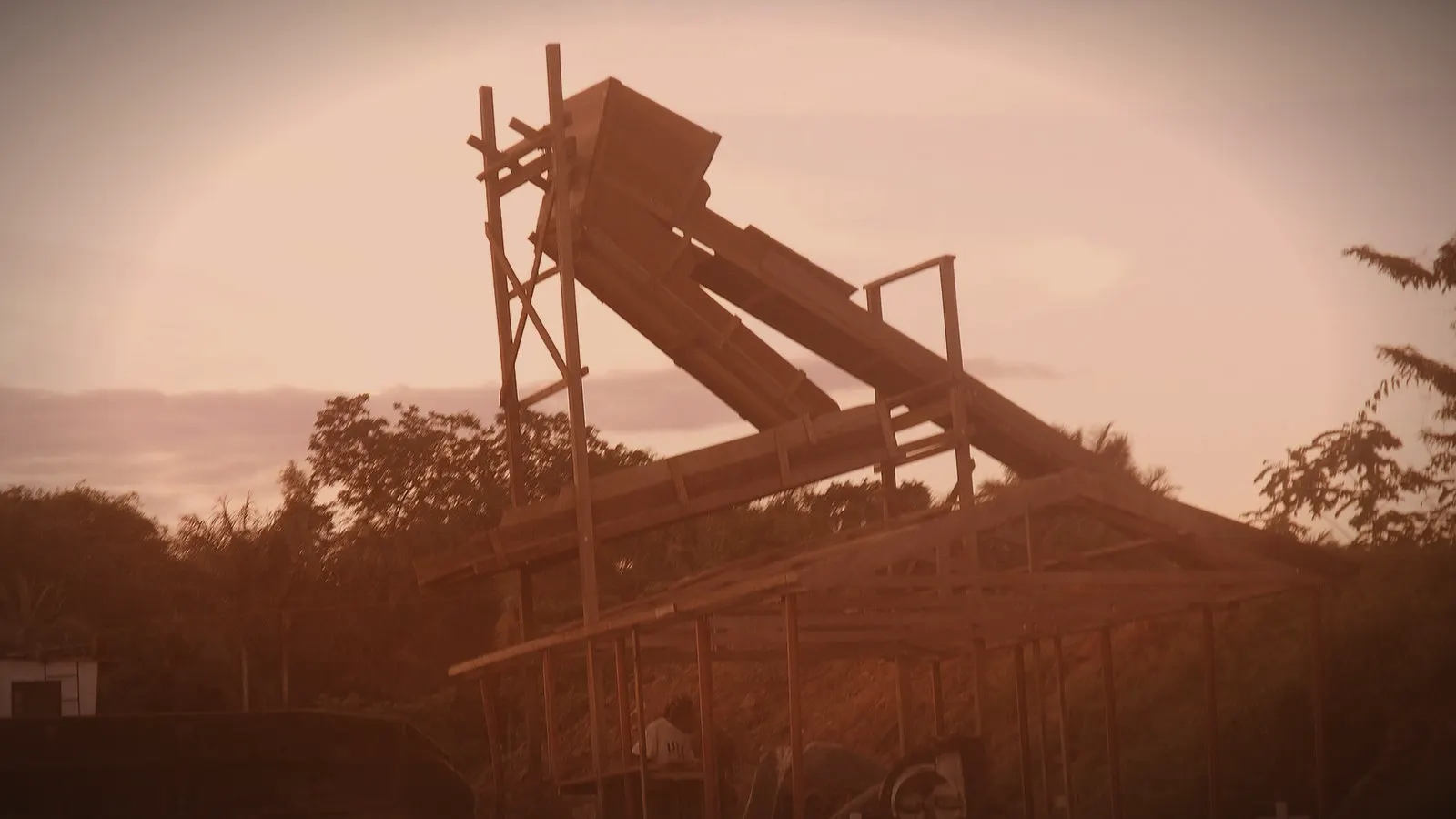 Sudan: 72 gold miners killed in an airstrike at Jabal al-Uqaydat, Egyptian air force implicated